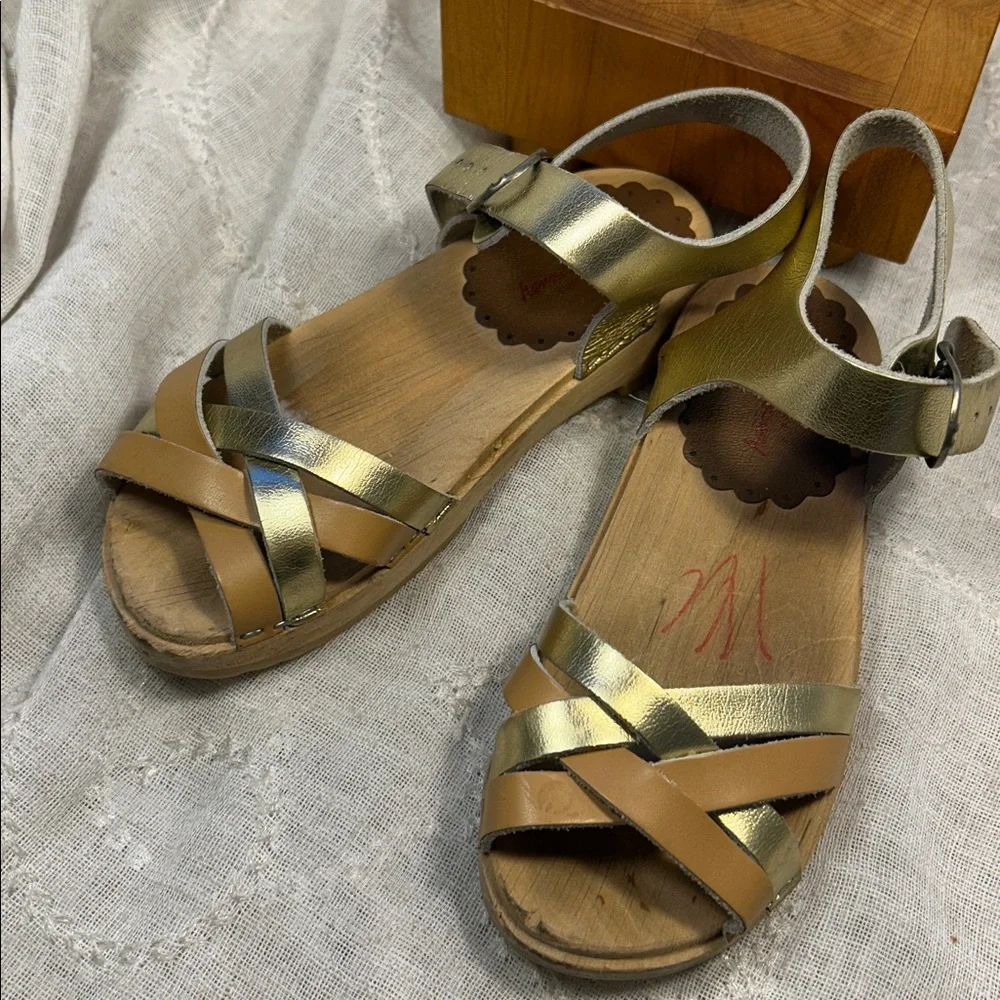 Hanna Andersson leather sandal clog